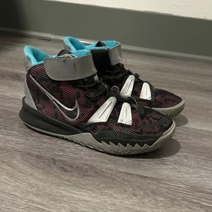 Kyrie 7 basketball shoes